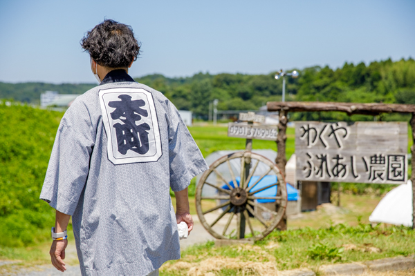 本町の有志による草取りの様子8