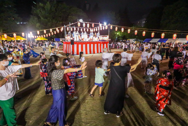 本町夏祭りの盆踊り